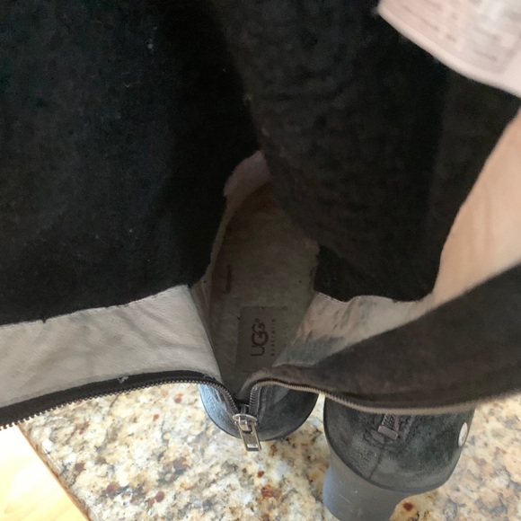 Ugg wedge boots - Picture 7 of 7